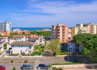 Appartamento elena – attico panoramico con terrazze in residence con piscina condominiale in affitto al lido di pomposa